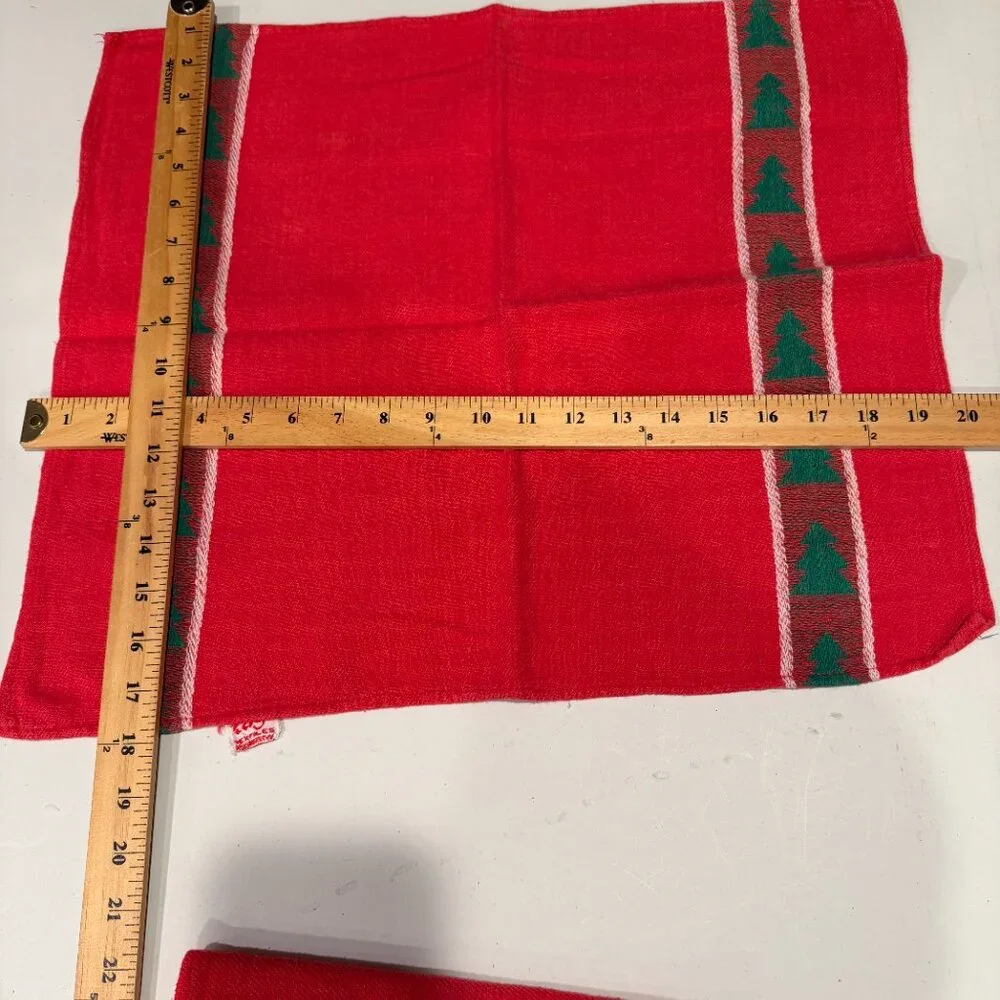 Vintage 80s Tag‎ Textiles Red Christmas Tree 2 Napkins Embroidered Cloth Holiday